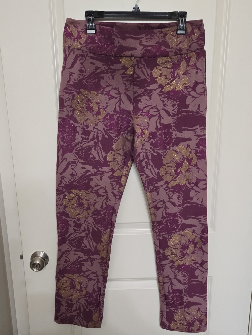 Soft Surroundings Purple Floral Leggings with Gold Detail